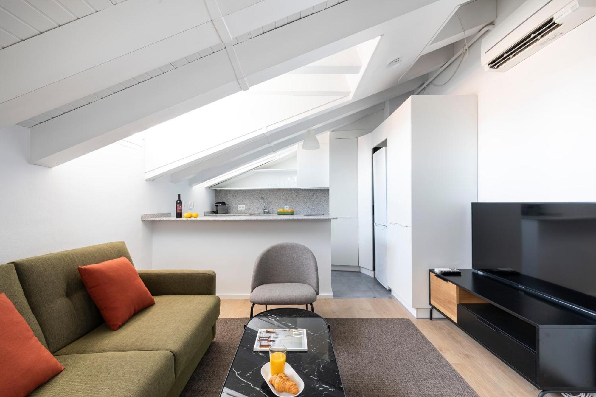 Aspasios Calle Mayor Apartments Madrid Room photo